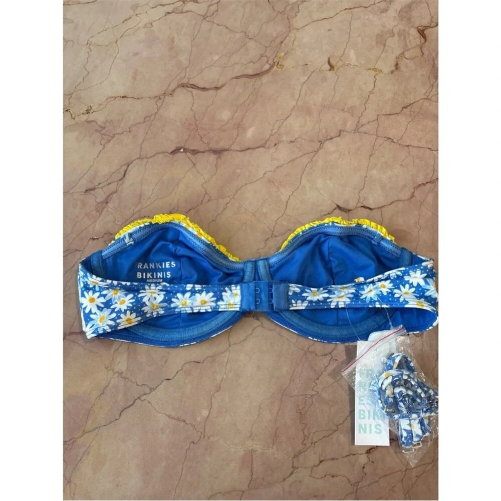 Frankies Bikinis Sweetwater Bikini Top in Blue Daisy Medium New Womens